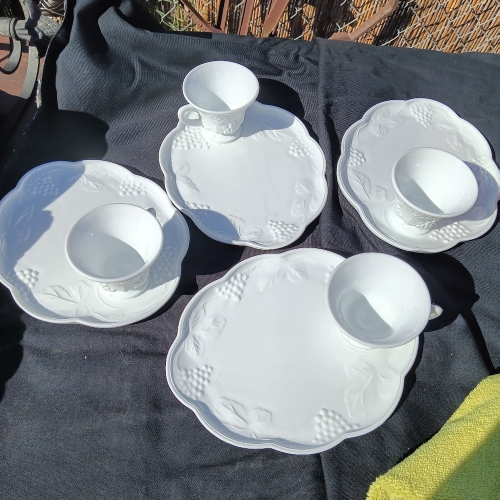 Milk glass snack set 8 pc